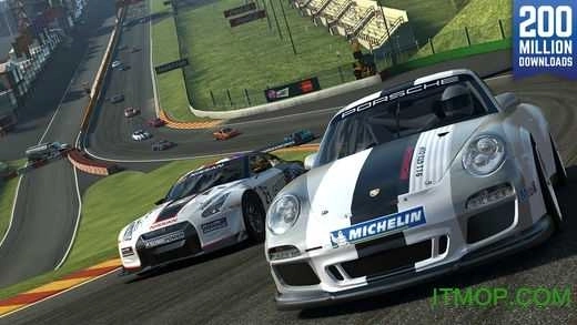 真实赛车3截图4